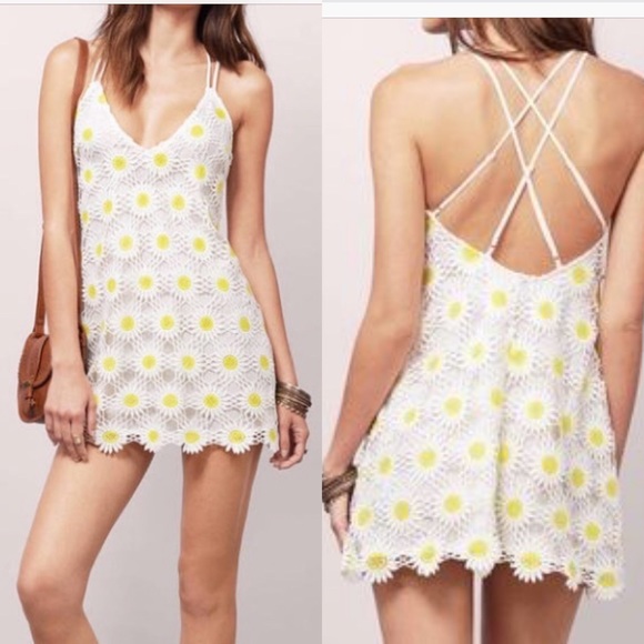 Tobi Dresses & Skirts - Tobi crocheted daisy dress